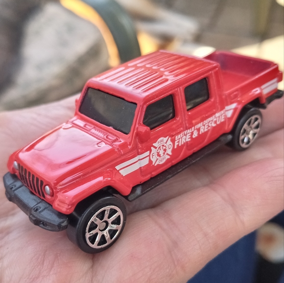 Maisto Emergency Vehicles Toy Die cast Cars Trucks Helicopters Bundle - Picture 7 of 15